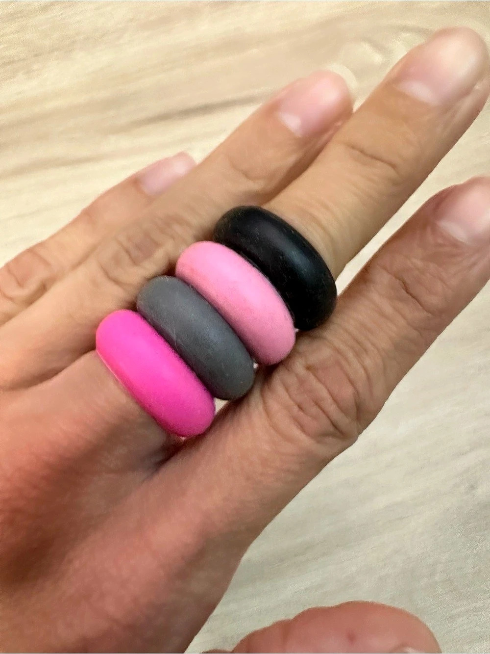 Set of 4 Colorful Rings Pink Black Gray